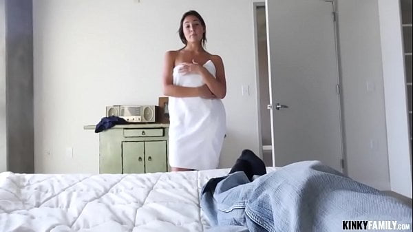 Brother Shows Stepsister his Cock (Kinky Family)